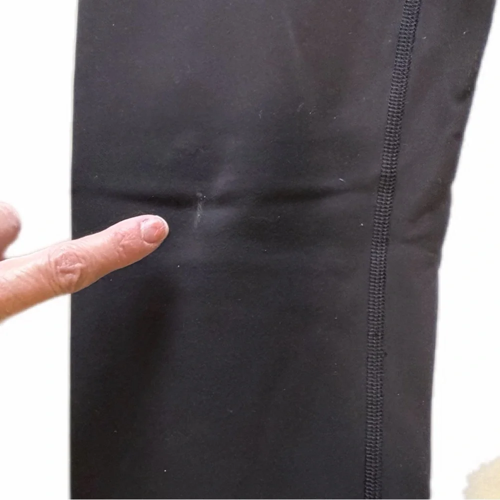Lululemon Wunder Train High Rise Tight 28” inseam Black Size 6 PAINT SPOT FLAW - Picture 4 of 10